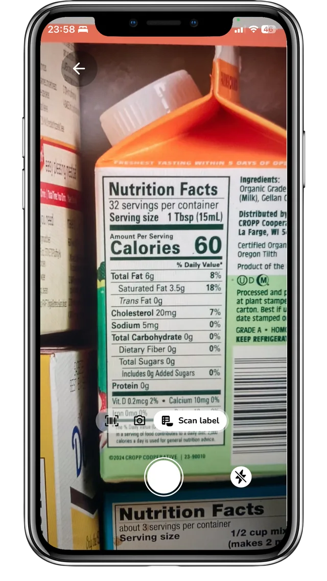 MacroTracker's scan label screen reading a Nutrition Facts label on a milk carton